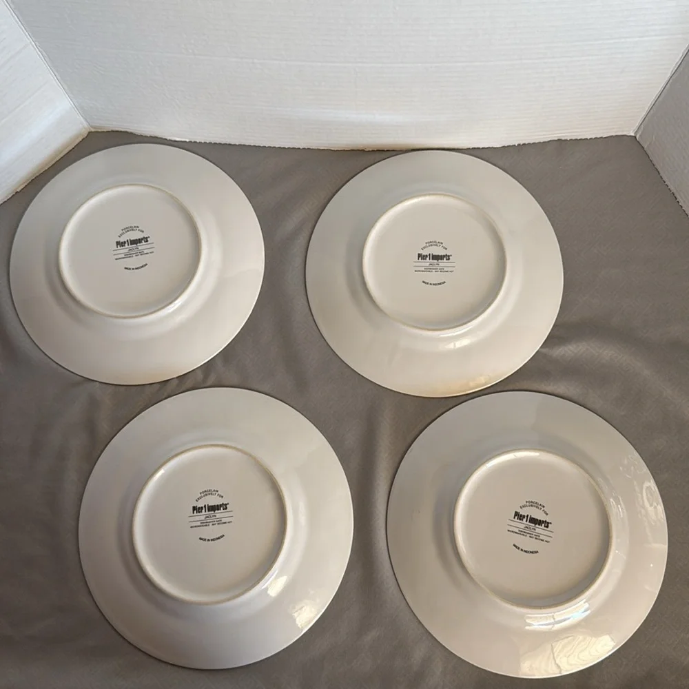 Set of 4 Pier 1 Jaclyn Collection Plates Pasta Bowls Blush Luster Damask Pattern